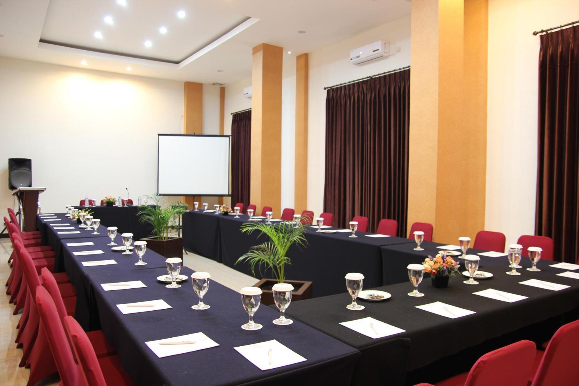 Hotel Roditha Banjarbaru Banjarmasin  Esterno foto